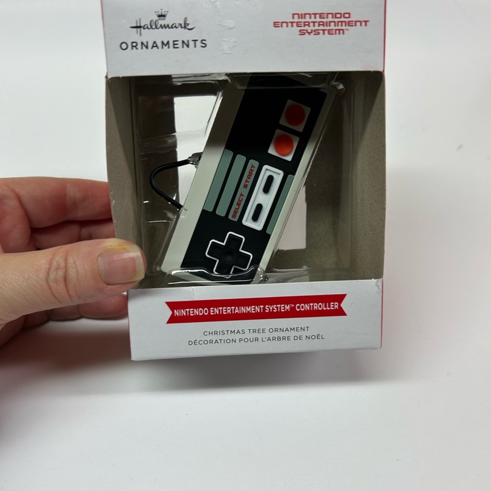 Hallmark Nintendo Entertainment System Controller Ornament